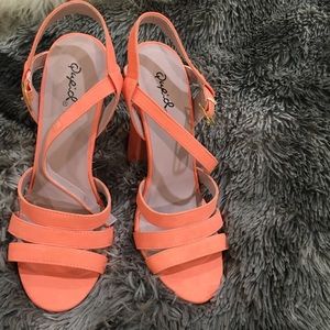 8 1/2 orange sandals